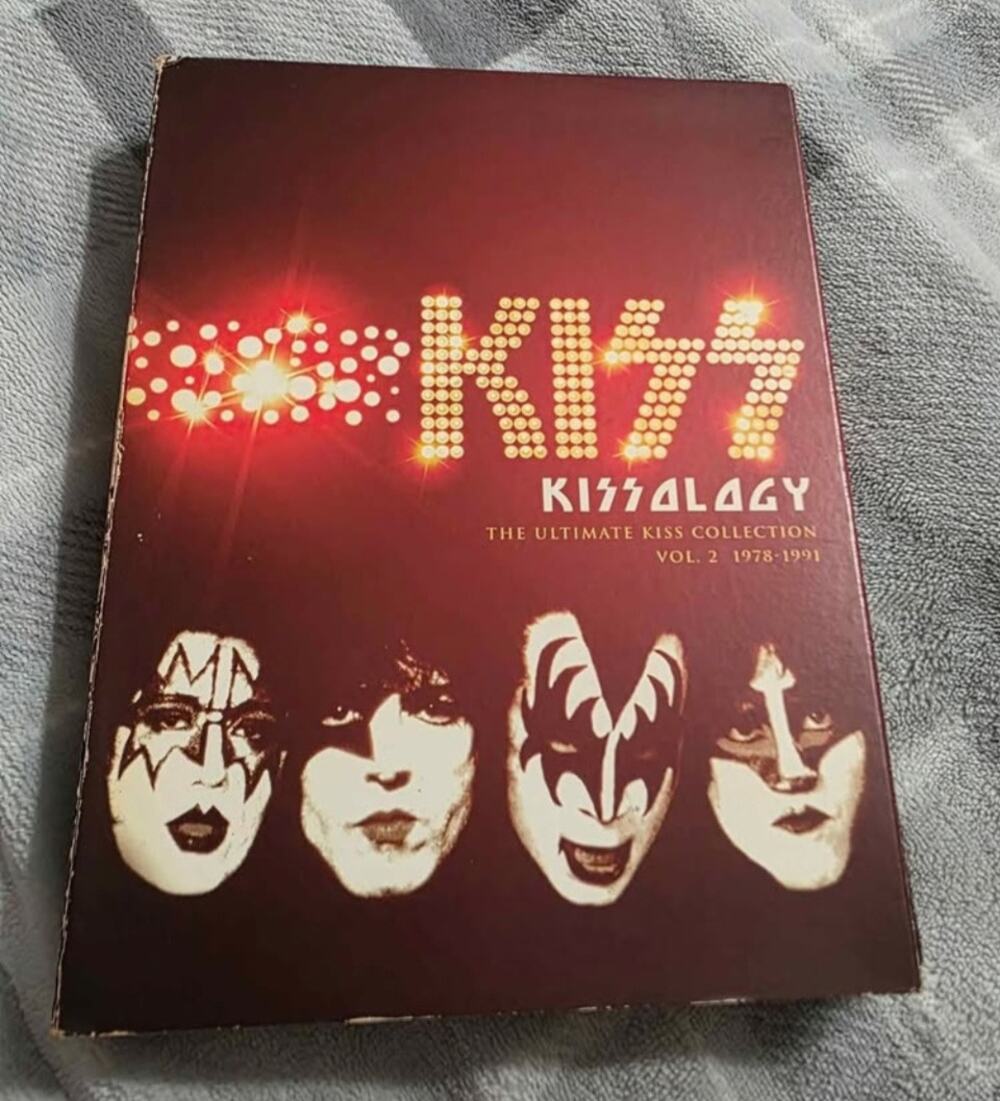 Kissology Volume 2
